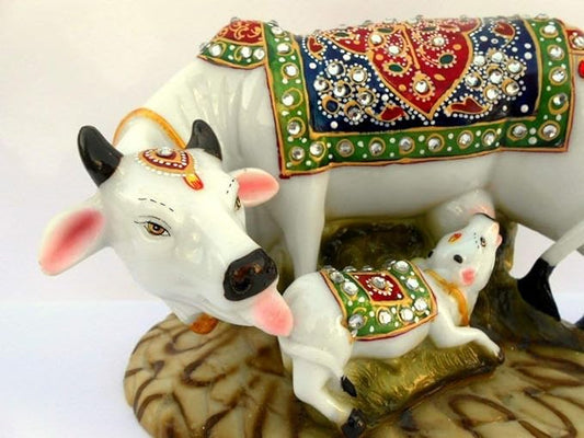 Handicrafts Polyresin Handmade Cow and Calf Showpiece Idols and Figurines for Spiritual Vaastu Nandi Pooja Decorative Sculpture for Puja Gifts & Decoration Items for Home Décor, Multicolor